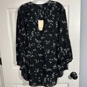 NYDJ pintuck blouse, sz 2X, black/white, flowy, v-neck, date night, fall, NEW